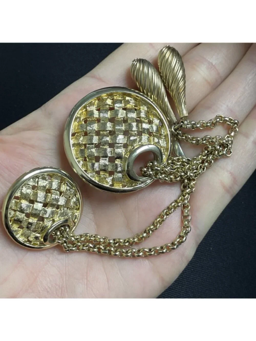 Vintage Double Brooch Signed Sarah Cov Pin Weaved Tassel Gold-Tone